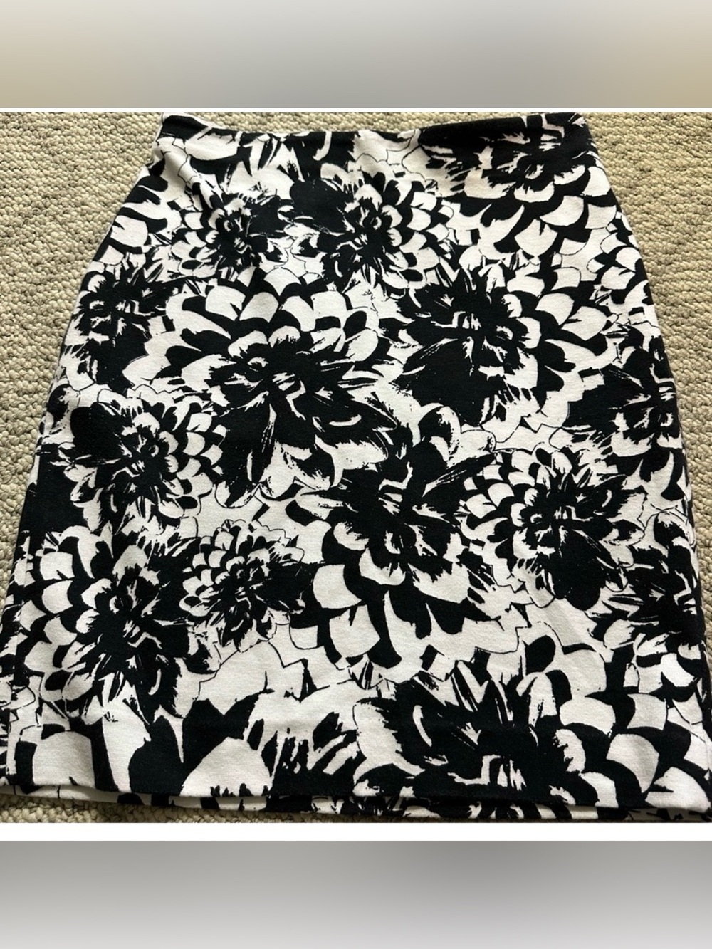 Ann Taylor Black and White Floral Pencil Skirt